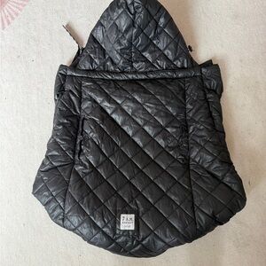 7 A.M. Enfant Black K-Poncho